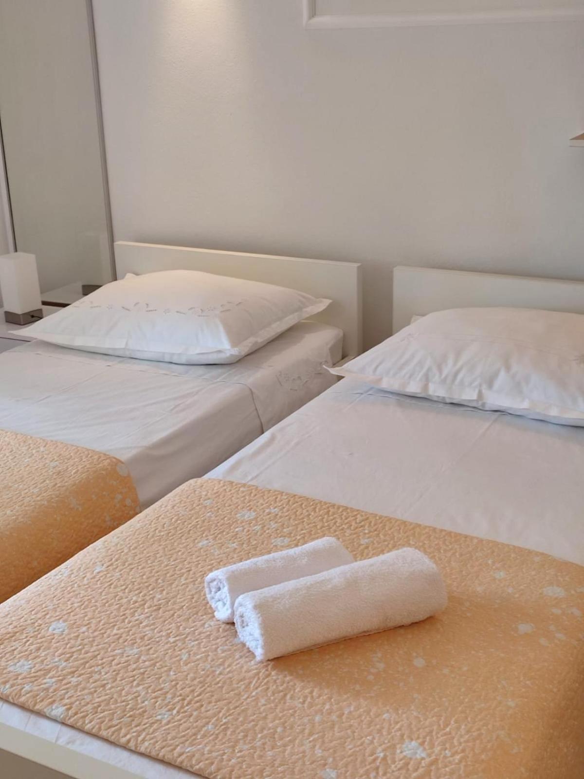 Petra Apartment Vodice Bagian luar foto